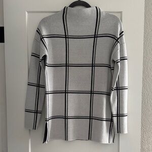 Jones New York Black and Gray Checkered Turtleneck Sweater